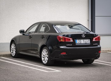 Lexus IS
