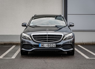 Mercedes-Benz C220