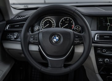 BMW 730