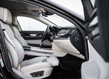 BMW 730