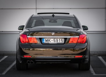 BMW 730