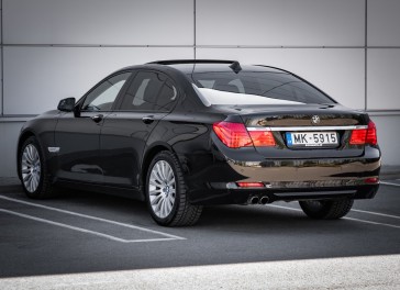 BMW 730