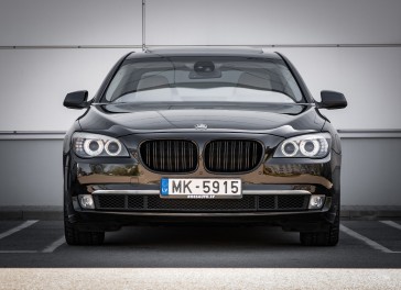 BMW 730
