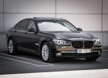 BMW 730
