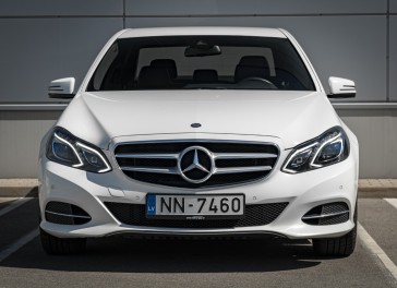 Mercedes-Benz E200