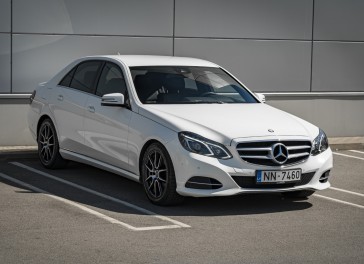 Mercedes-Benz E200