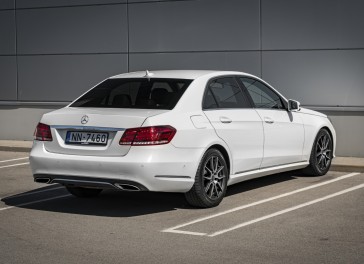 Mercedes-Benz E200
