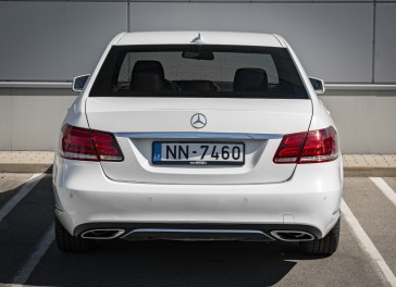 Mercedes-Benz E200