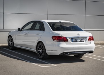 Mercedes-Benz E200