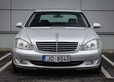 Mercedes-Benz S320