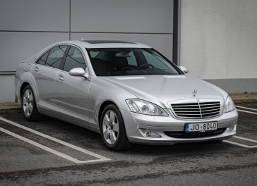 Mercedes-Benz S320