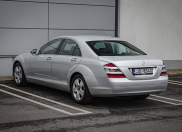 Mercedes-Benz S320