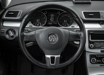 VW Passat (B7)