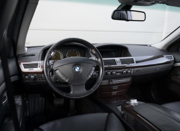 BMW 730