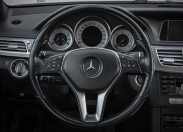 Mercedes-Benz E200