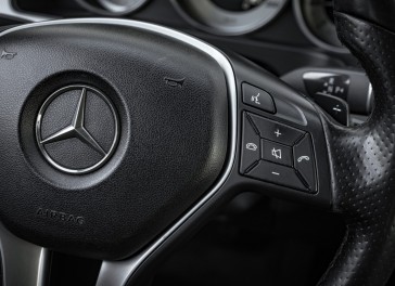 Mercedes-Benz E200