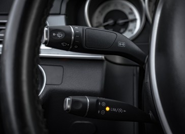 Mercedes-Benz E200