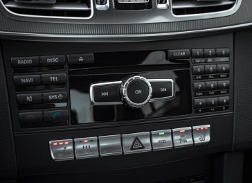 Mercedes-Benz E200