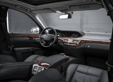 Mercedes-Benz S320