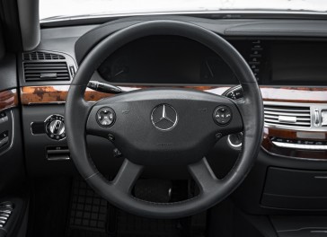 Mercedes-Benz S320