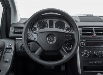 Mercedes-Benz B180