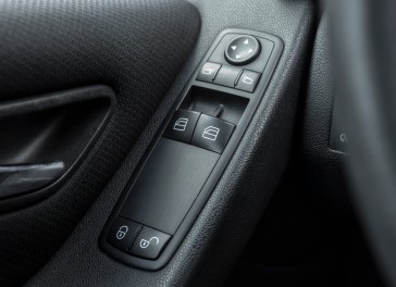 Mercedes-Benz B180