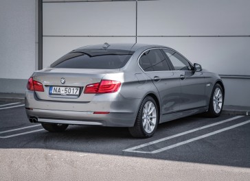 BMW 525