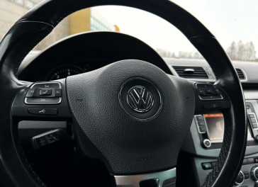 VW Passat (B7)