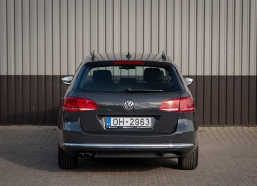 VW Passat (B7)