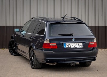 BMW 330