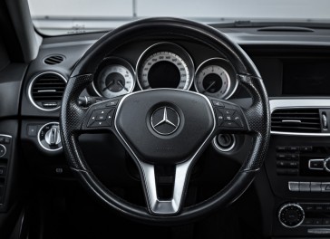 Mercedes-Benz C220