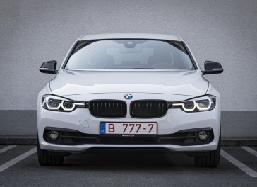 BMW 330