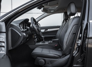 Mercedes-Benz C220