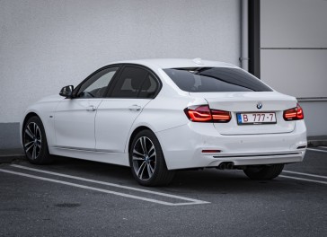 BMW 330
