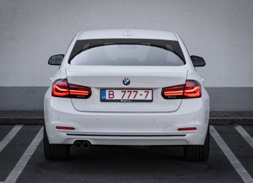 BMW 330