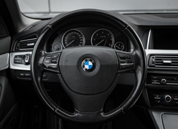 BMW 525