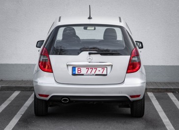 Mercedes-Benz A180