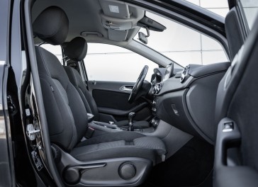 Mercedes-Benz B180