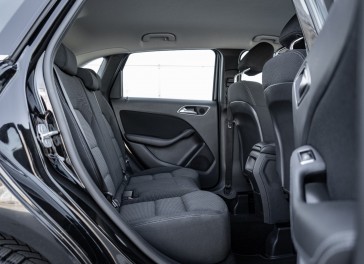 Mercedes-Benz B180