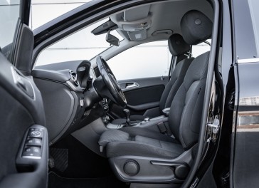 Mercedes-Benz B180