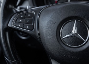 Mercedes-Benz B180