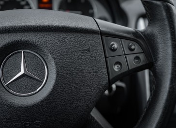 Mercedes-Benz B180
